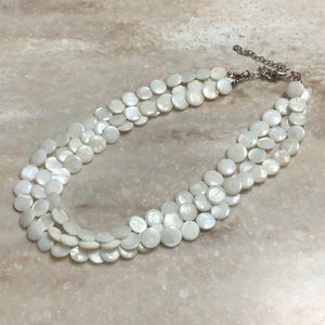 😍Faux Coin Pearl Necklace😍